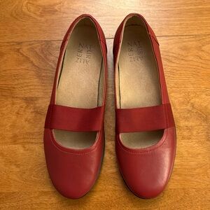 Naturalizer red Mary-Jane shoes